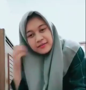 Hijabi girl sucks her stepbrother’s dick in Bangladeshi video